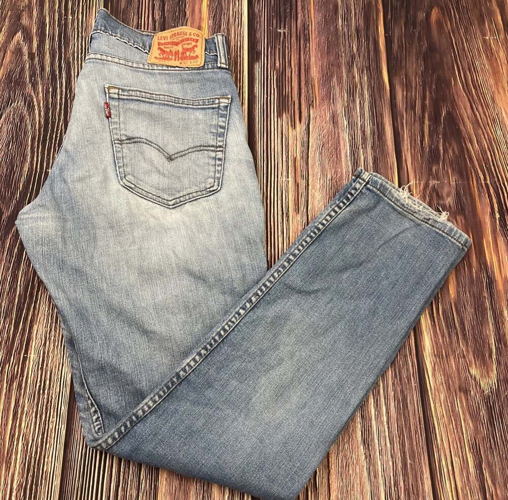Levi's 511 Slim Light Wash Jeans Tapered Leg Mens Sz 32x32 (Measures 32x31)